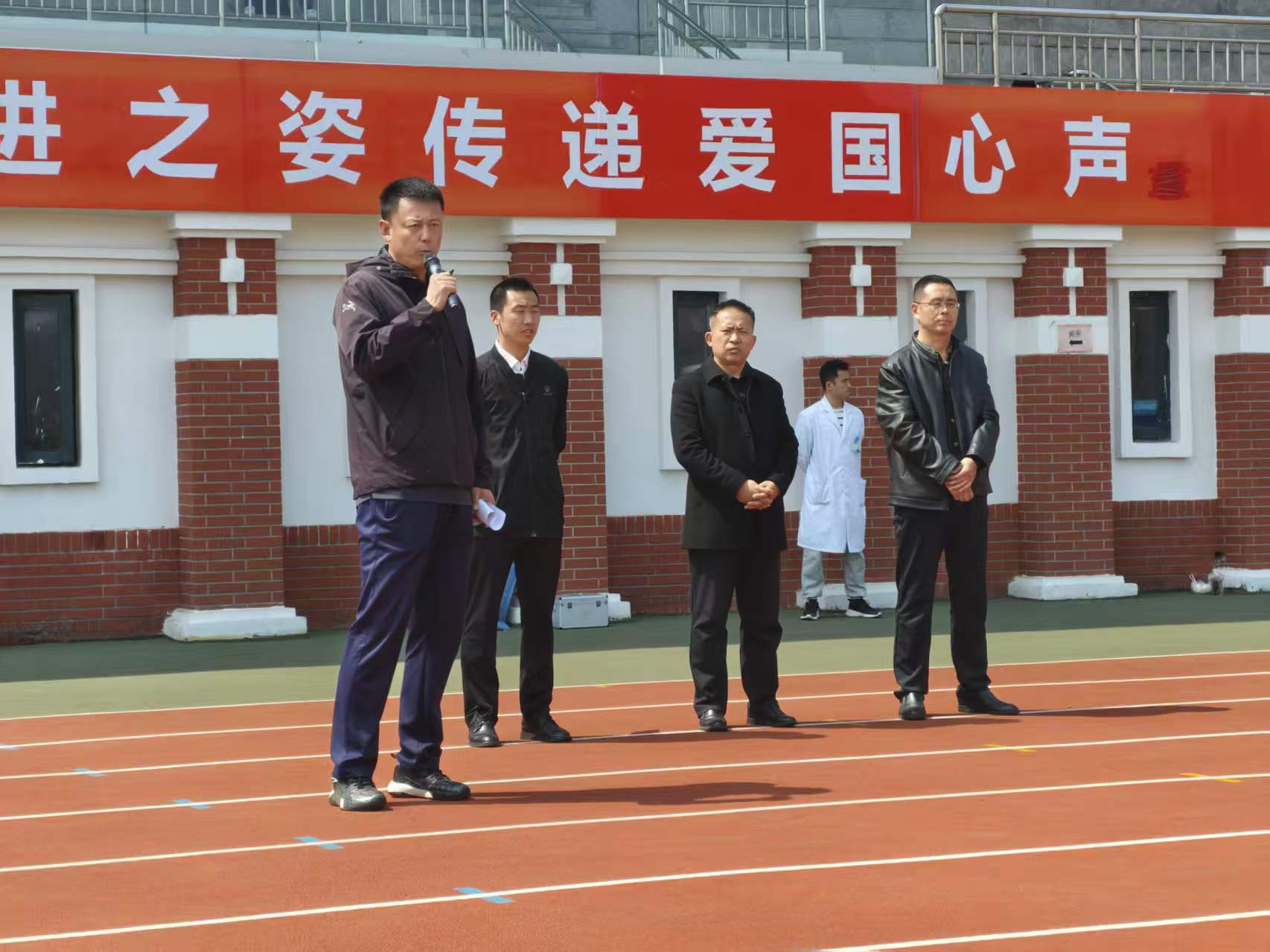 燃情绿茵，逐梦赛场——青岛理工大学足球比赛开幕式圆满举行